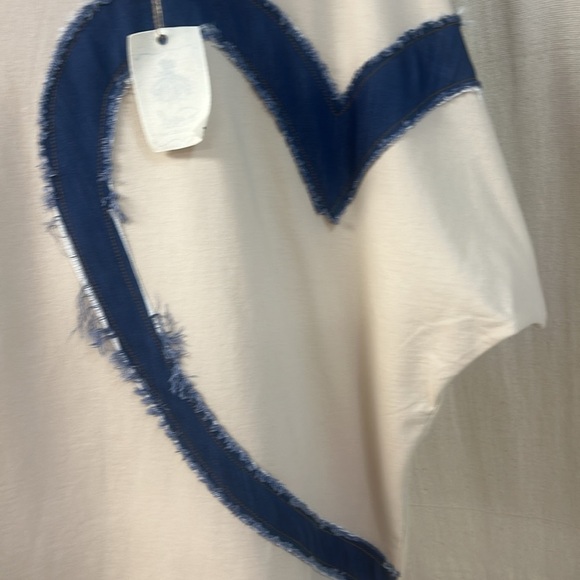 NWT Khaki Heart Patch Short Sleeve Tee - Easel - Picture 6 of 6